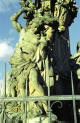 Seb-Górny Śląsk-Głubczyce: Kolumna maryjna z figurą Sebastiana na resztce rynku (7-02-2004)