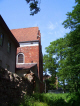 Warmia-Barczewo: kościół Św. Andrzeja - resztki murów obronnych (fot: DarekK, 2006-06-17)