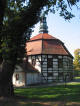 Dolny Śląsk-Sułów: szachulcowy ośmiokątny kościół (15-09-2003)